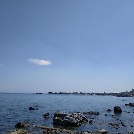 Suite Sul Mare Giardini Naxos Exteriör bild