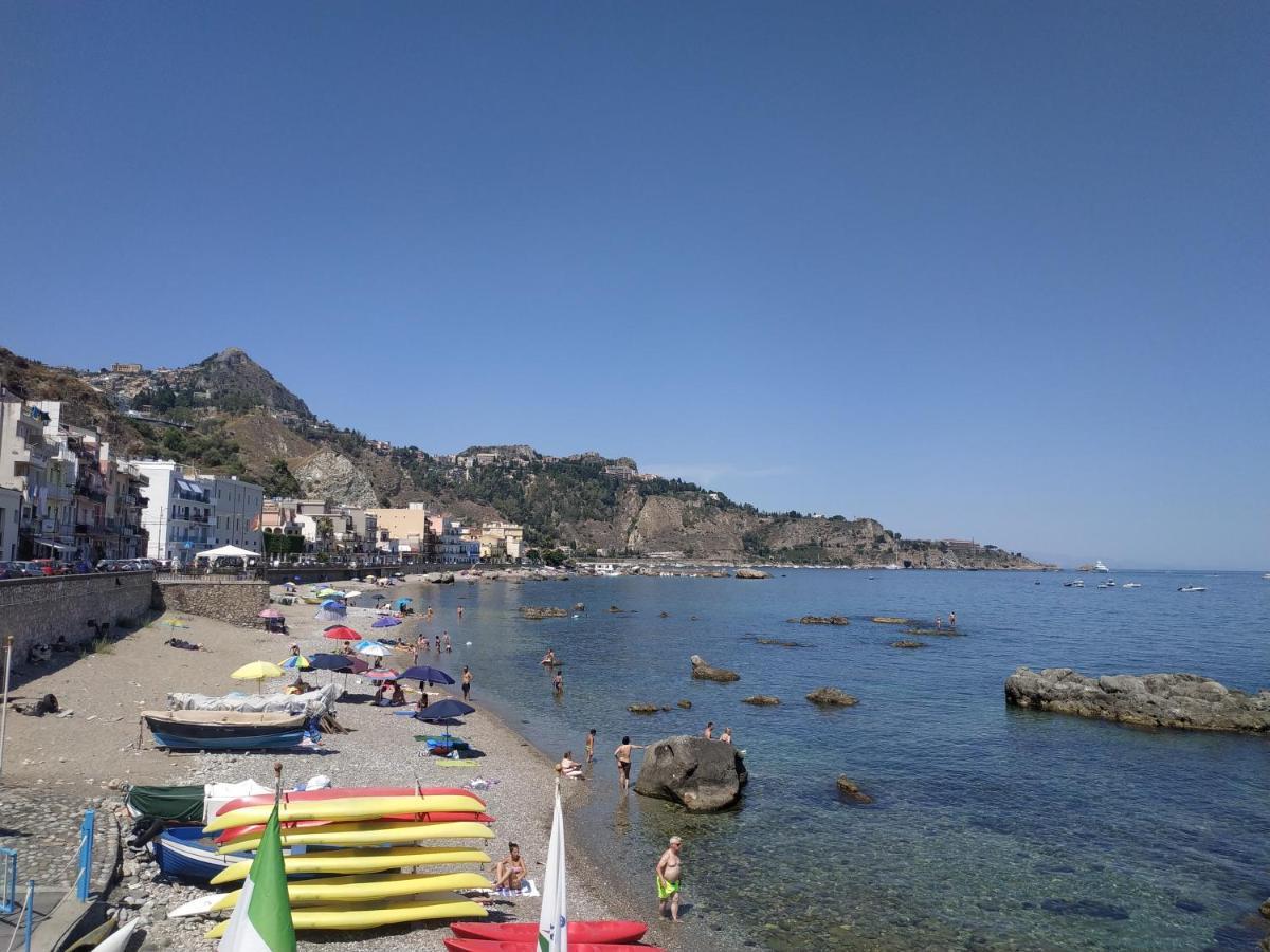 Suite Sul Mare Giardini Naxos Exteriör bild