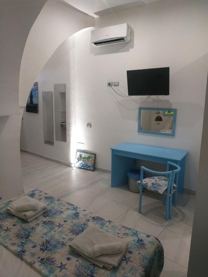 Suite Sul Mare Giardini Naxos Exteriör bild